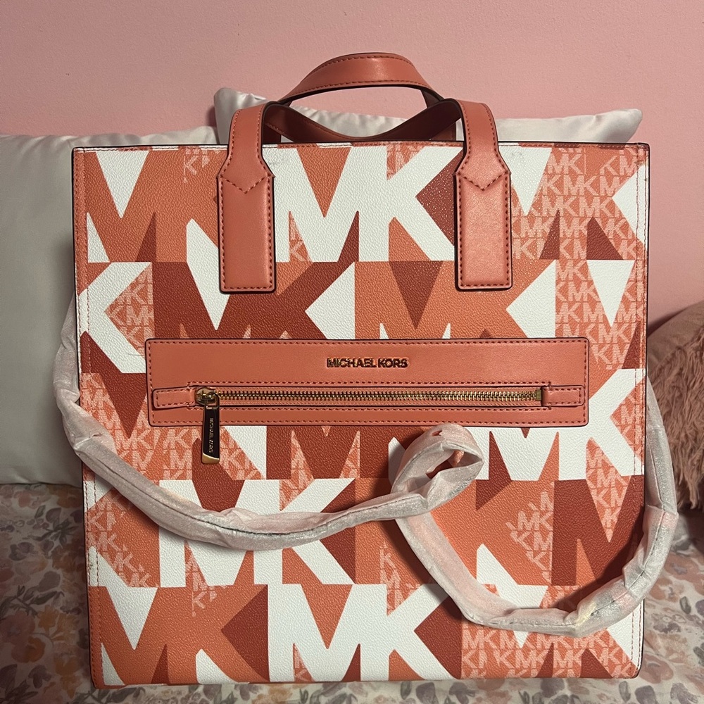 Michael Kors (MK) Kenly Large Logo Tote Bag